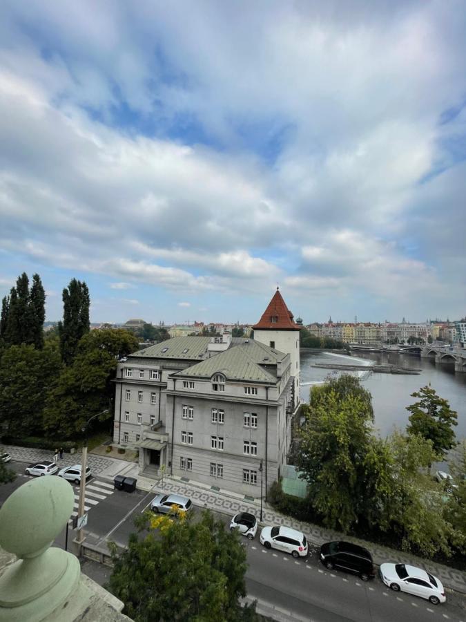 Janackovo Nabrezi 19 - Riverside Residence Praag Buitenkant foto