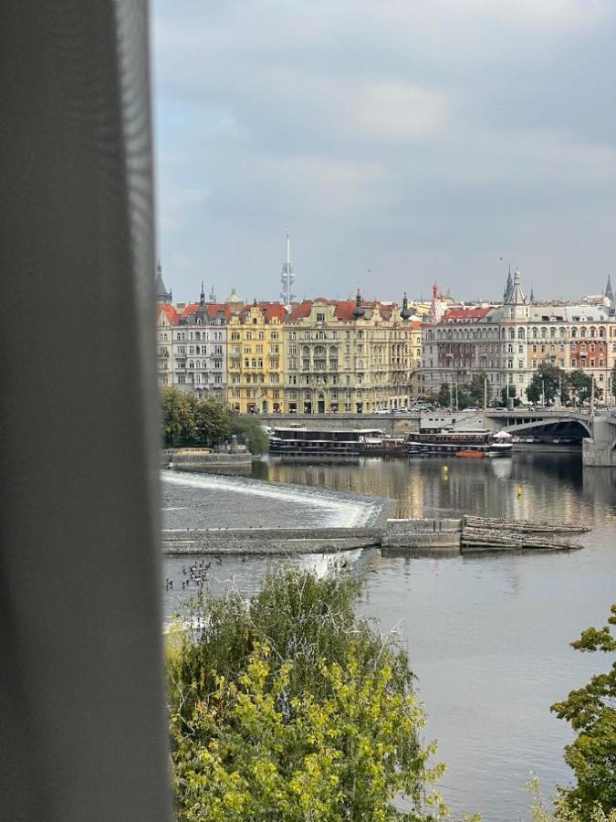 Janackovo Nabrezi 19 - Riverside Residence Praag Buitenkant foto