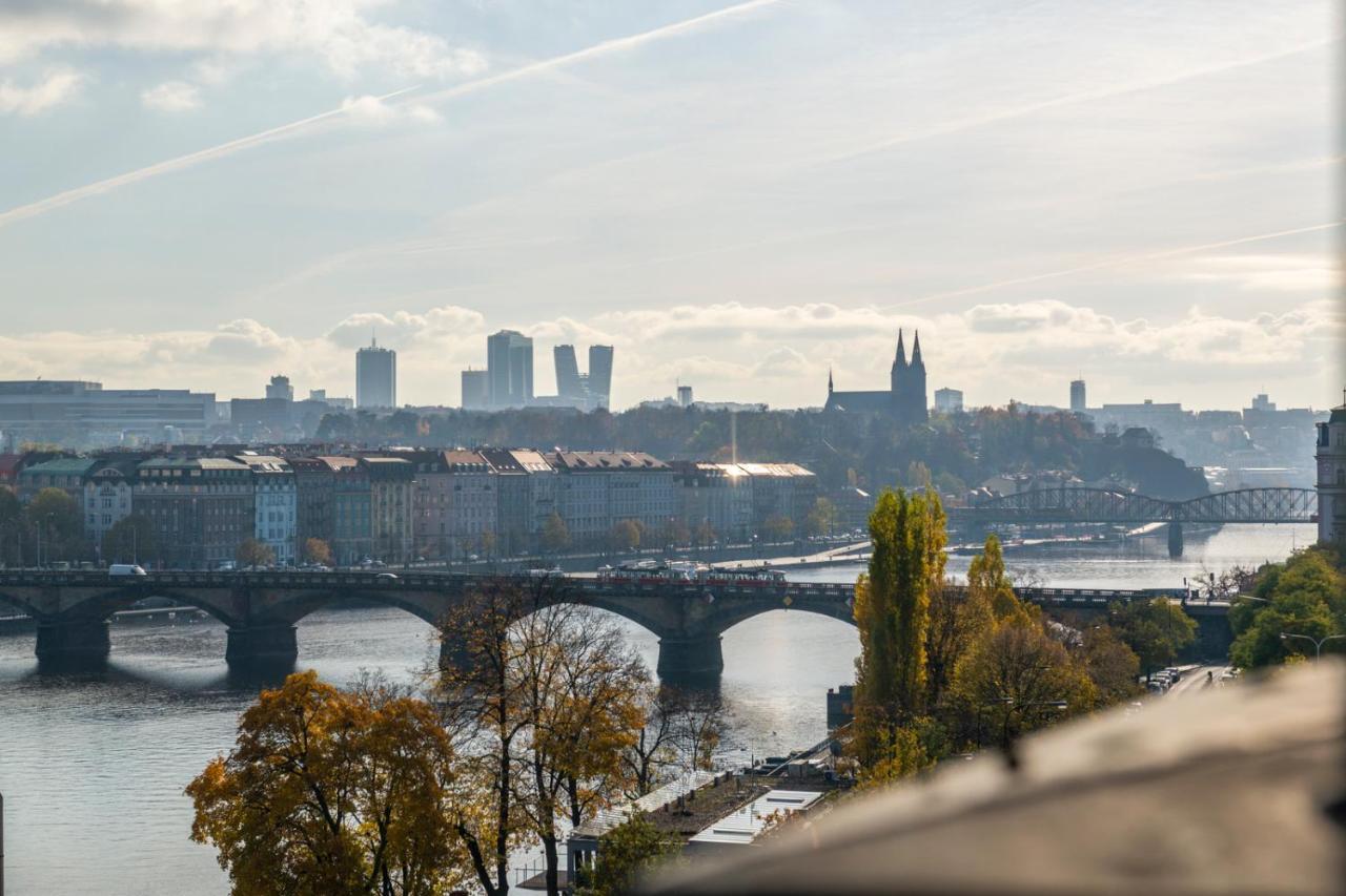 Janackovo Nabrezi 19 - Riverside Residence Praag Buitenkant foto