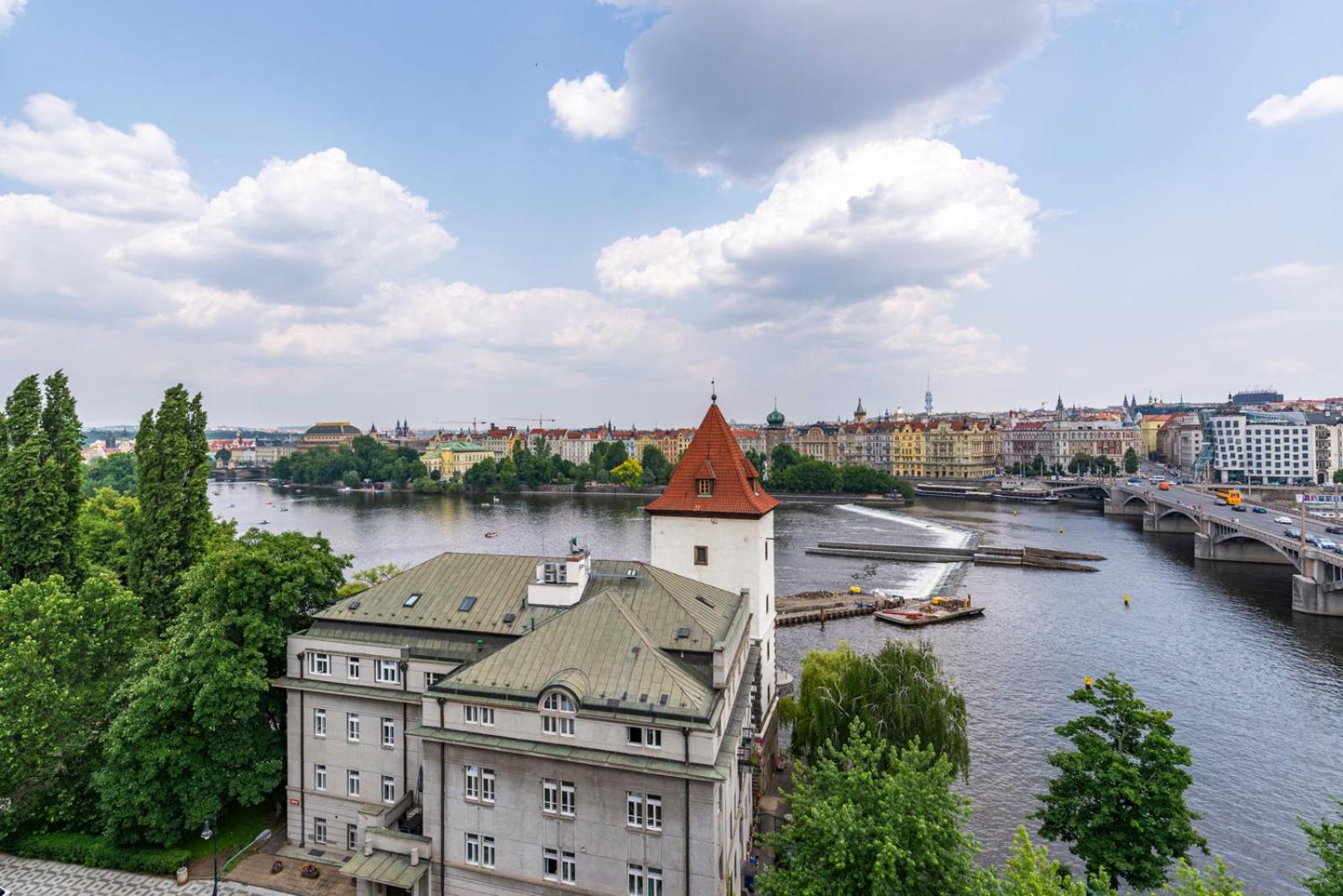 Janackovo Nabrezi 19 - Riverside Residence Praag Buitenkant foto